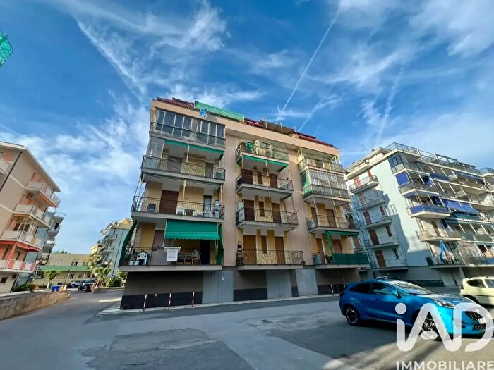 Appartamento trilocale in vendita in Via Venezia, Borghetto Santo Spirito