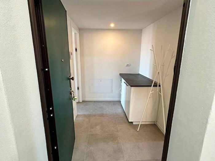 Appartamento trilocale in affitto in Via Monte Cengio, Santa Giulia, Milano