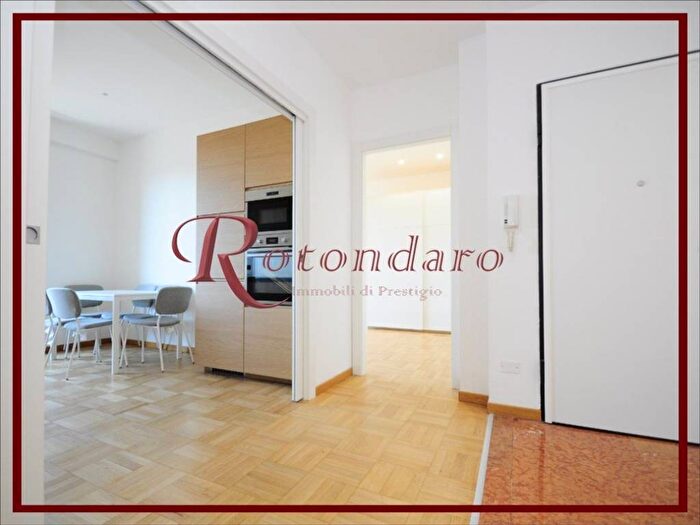 Appartamento trilocale in affitto in Corso Magenta, Cadorna Castello, Milano