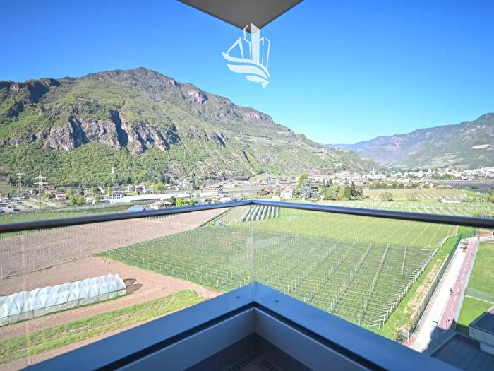 Appartamento quadrilocale in vendita in Via Carlo Maria Giulini, Bolzano