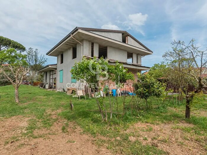 Casa con 6 locali in vendita in Viale Venezia, Riccione