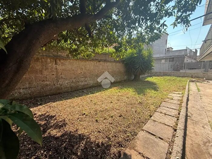 Casa con 6 locali in vendita in Via Sonnino, Aversa