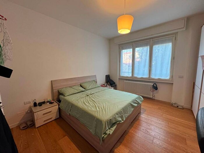 Appartamento trilocale in affitto in Via Pietro Orseolo, Solari, Milano