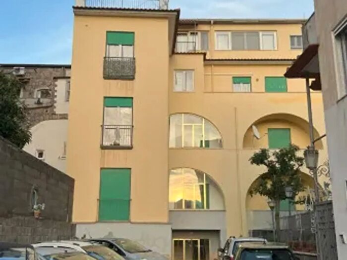 Appartamento con 5 locali in vendita in Piano Di Sorrento