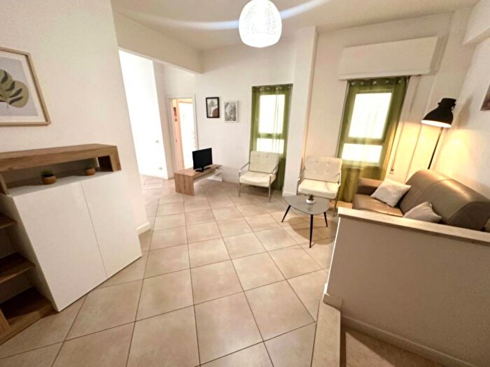 Appartamento trilocale in affitto in Via Silvestri, Pisana Bravetta, Roma