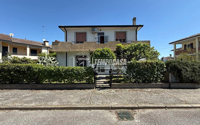 Appartamento con 7 locali in vendita in Comacchio