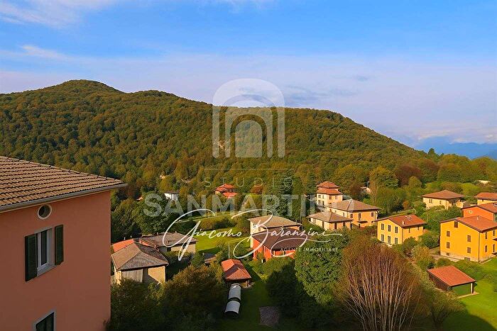 Appartamento bilocale in vendita in Via Case di Sopra, Valganna