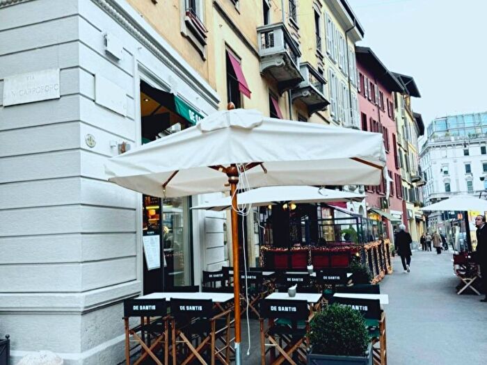 Appartamento bilocale in affitto in Via Mercato, Brera, Milano