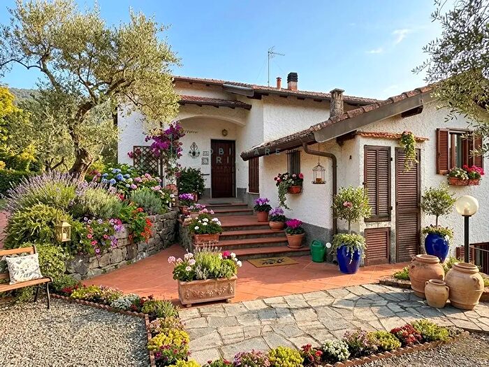 Casa con 7 locali in vendita in Regione Bauso, Garlenda