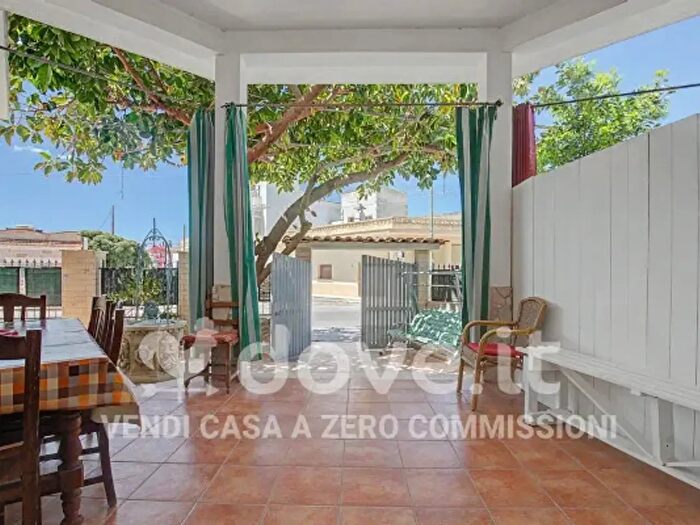 Casa quadrilocale in vendita in Via delle Zinnie, Manduria