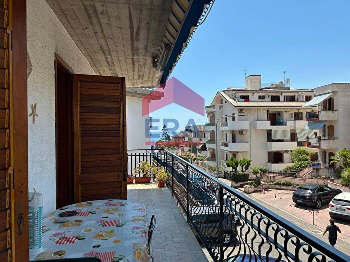Appartamento trilocale in affitto in via Teocle, Centro, GiardiniNaxos
