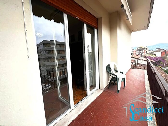 Appartamento quadrilocale in vendita in Via Monti, Scandicci