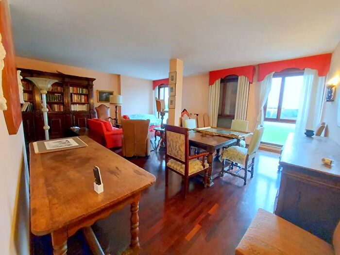 Appartamento con 5 locali in vendita in Via Carducci, Padova