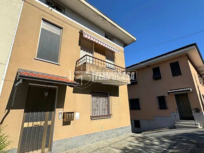 Appartamento quadrilocale in vendita in Via Giuseppe Garibaldi, Cossato