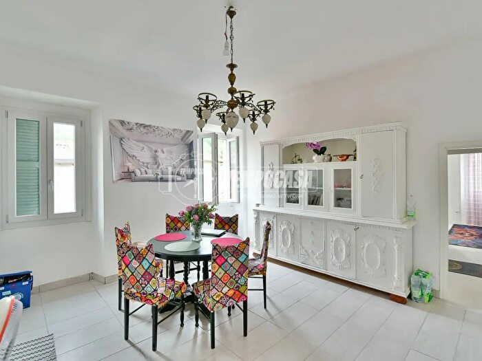 Appartamento trilocale in vendita in Via Prato, Albese Con Cassano