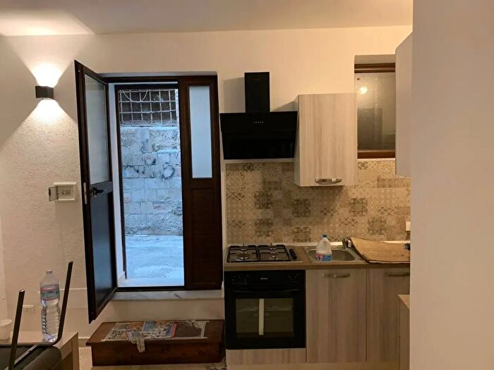 Appartamento bilocale in vendita in Vicolo Vallone, Palermo