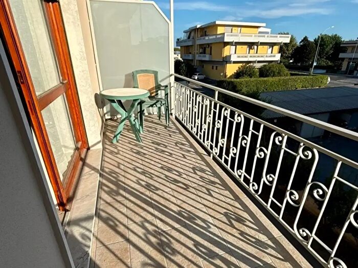 Appartamento con 5 locali in vendita in Carrara