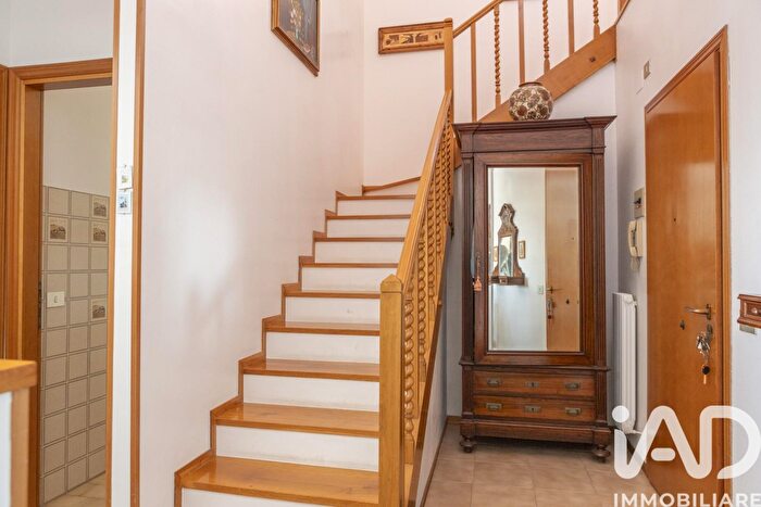 Appartamento con 5 locali in vendita in Via Via Ginelli, Ancona