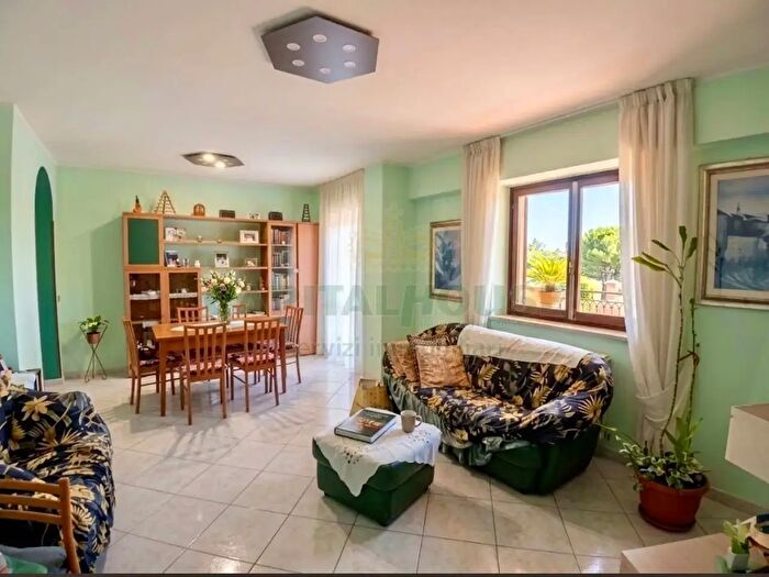 Appartamento quadrilocale in vendita in Via Alfredo Amatucci, Avellino