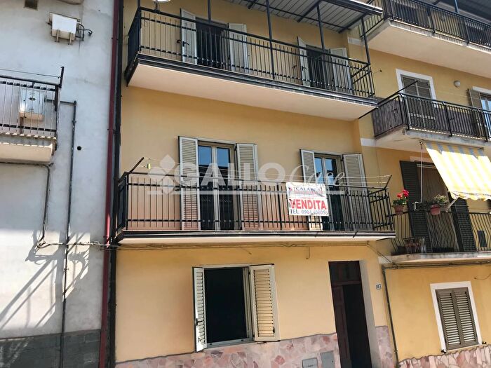 Casa con 7 locali in vendita in Casali del Manco