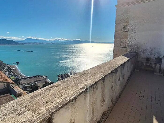 Appartamento con 6 locali in vendita in Via Celestino Guariglia, Vietri Sul Mare