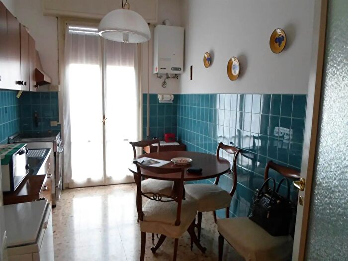 Appartamento trilocale in affitto in Via Antonio Fogazzaro, Firenze