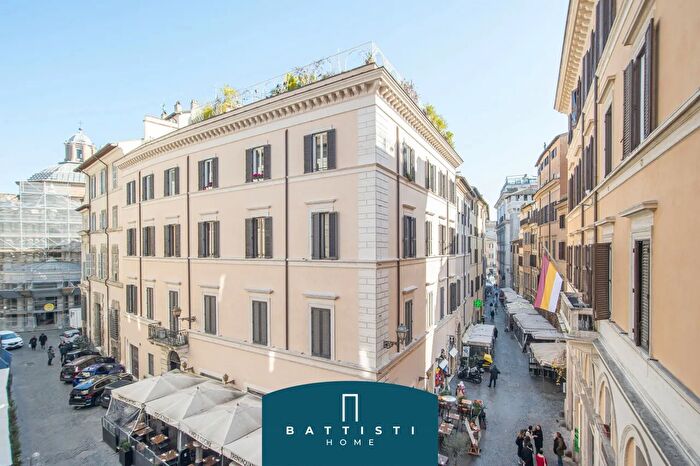 Appartamento trilocale in vendita in Piazza Navona, Roma