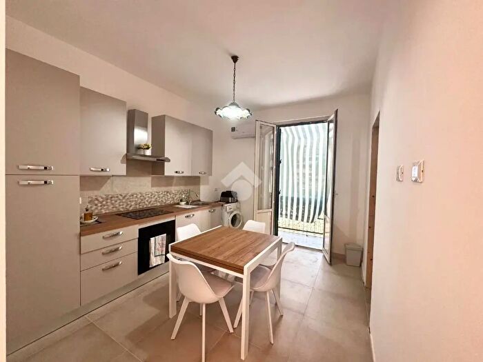 Appartamento trilocale in vendita in Vicolo Schifaudo, Palermo