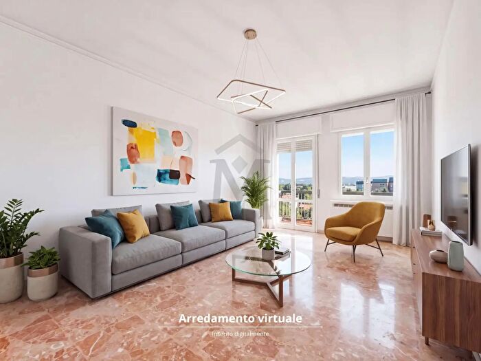 Appartamento con 6 locali in vendita in Reggio nell'Emilia