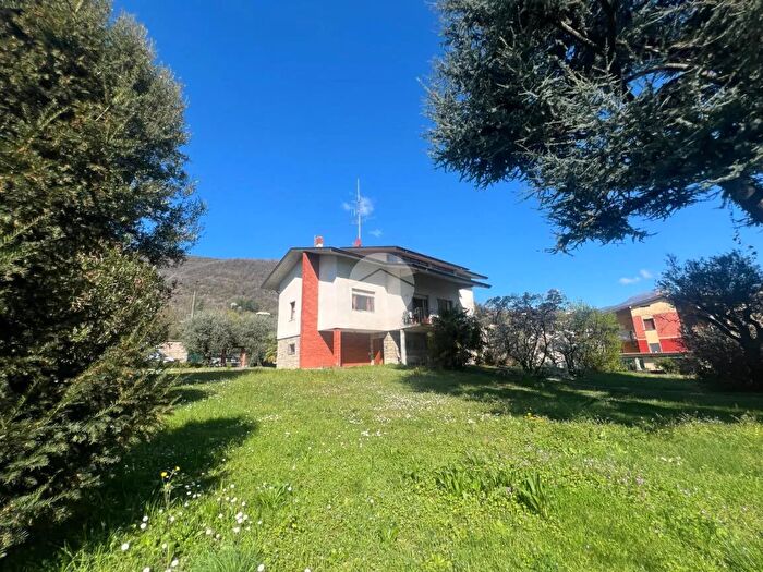 Casa con 8 locali in vendita in Via Alessandro Manzoni, Corte Franca