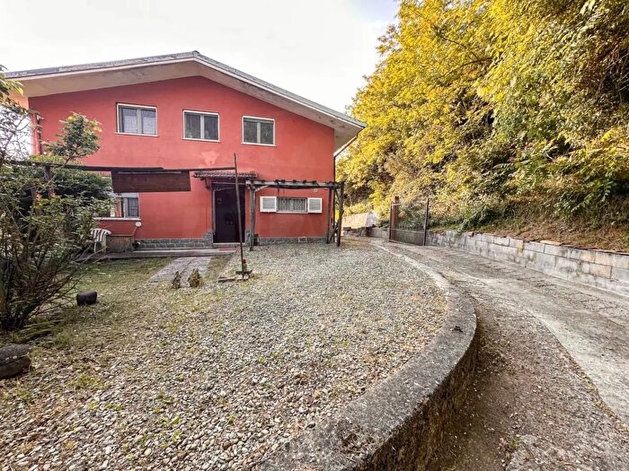 Casa con 7 locali in vendita in Regione Vallerana, Alice Bel Colle