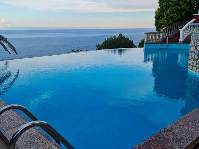 Casa con 6 locali in affitto in FINALE LIGURE, Centro, Finale Ligure