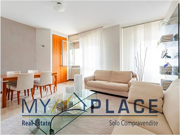 Appartamento trilocale in vendita in Via Marco dOggiono, Lecco