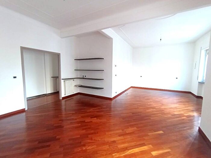 Appartamento con 6 locali in affitto in Via Felice Cavallotti, Albaro, Genova