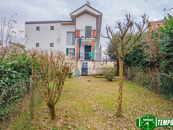 Appartamento trilocale in vendita in Via Milazzo, Pavia