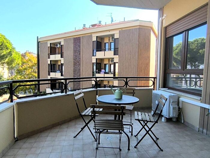 Appartamento quadrilocale in affitto in Via Antonio Zobi, Leopoldo Vittorio Emanuele Statuto, Firenze