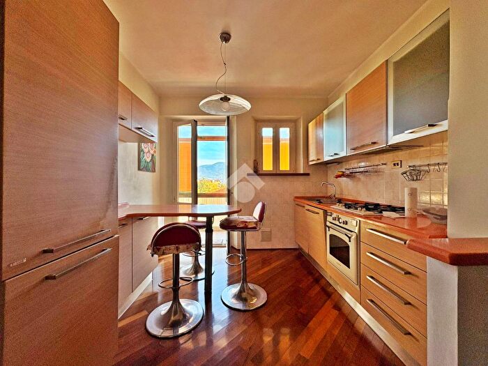 Appartamento con 5 locali in vendita in Viale Campo Sportivo, Fabriano