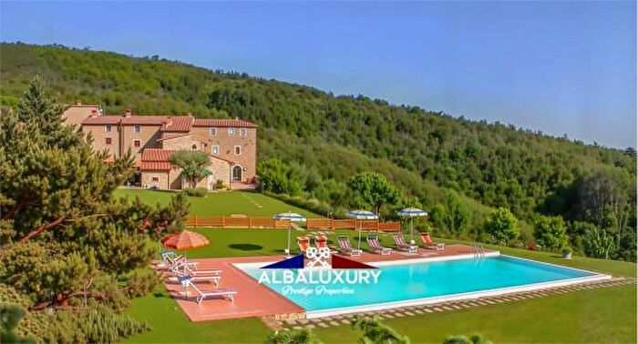 Casa con 6 locali in vendita in Via di Peneto, Arezzo