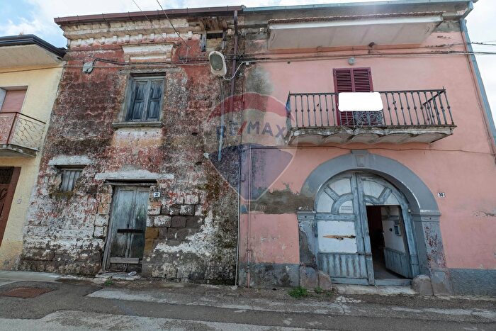 Casa con 5 locali in vendita in Vico Nuovo, Carinola