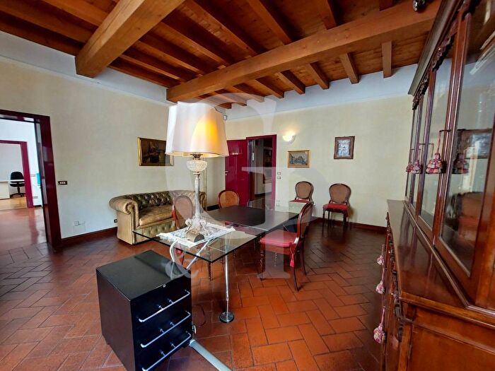 Casa con 6 locali in vendita in Via Francesco Rizzoli, Centro Storico, Bologna