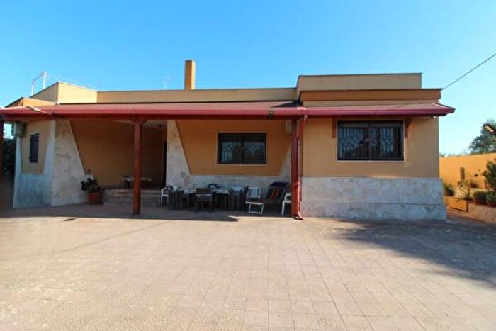 Casa con 6 locali in vendita in Strada Comunale Masseria San Barbato, Villa Castelli