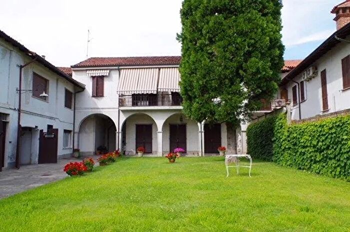Casa in vendita in Via Cairoli, Gropello Cairoli