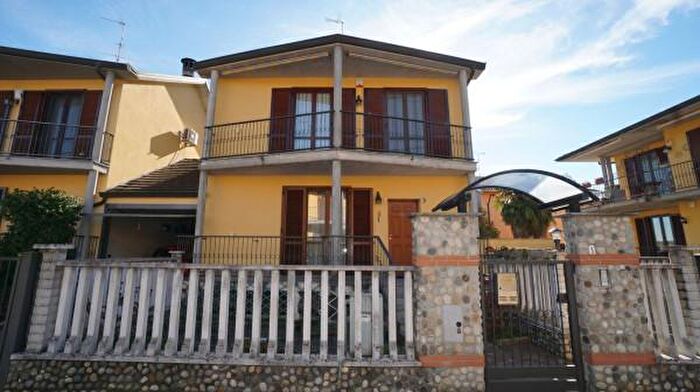 Casa quadrilocale in vendita in Via Dottor Gianni Ubezio, Cassolnovo