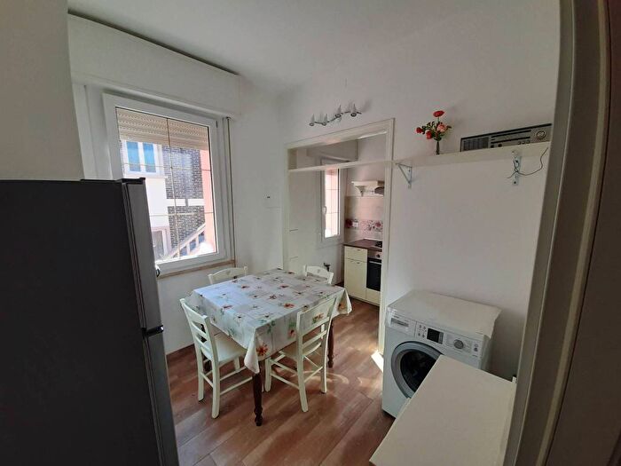 Appartamento trilocale in affitto in Viale Luglio, Cesenatico Levante, Cesenatico