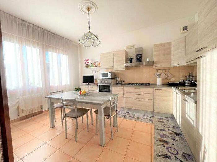 Casa quadrilocale in vendita in Via Riviera del Brenta, Fiesso DArtico