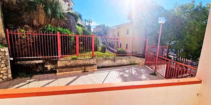 Appartamento bilocale in vendita in Via Neghelli, Scalea