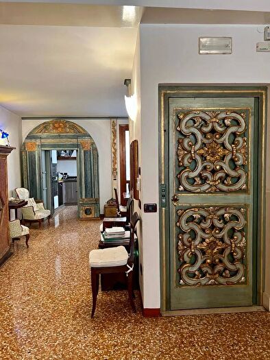 Casa con 10 locali in vendita in Padova, Padova