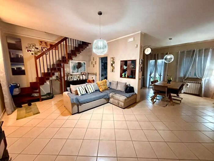 Casa con 6 locali in vendita in Via Ovada, Casal Cermelli