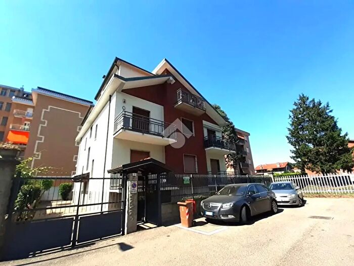 Appartamento trilocale in affitto in Via Giacomo Puccini, Pregnana Milanese