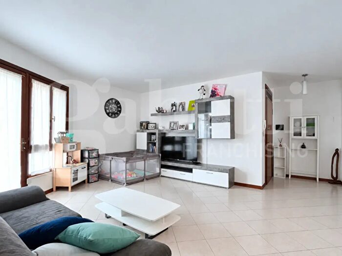 Appartamento con 5 locali in vendita in Via Delfino, San Vito Al Tagliamento